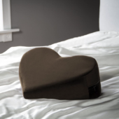 Кофейная подушка для любви Liberator Retail Heart Wedge - 1