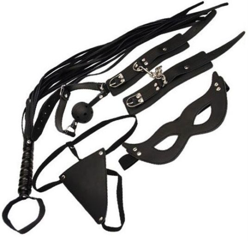 Оригинальный БДСМ-набор: маска, кляп, наручники, стринги, флогер - 0
