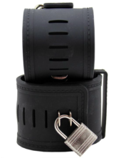 Черные силиконовые наручники с фиксацией на карабинах - 1