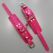 Розовые кожаные наручники - 1