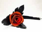 Черная замшевая плеть с красной лаковой розой в рукояти - 40 см. - 2