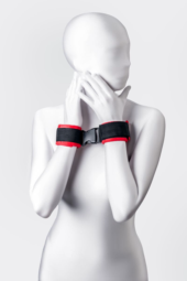Красно-черные велюровые наручники Anonymo - 3