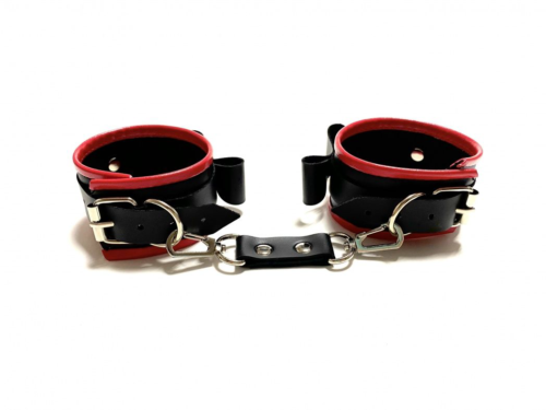 Черно-красные наручники с бантиками из эко-кожи - 1