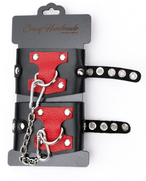 Черные наручники с красным декором и заклепками - 0