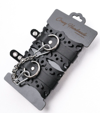 Ажурные наручники из черной кожи