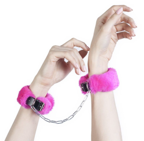 Кожаные наручники со съемной розовой опушкой - 1