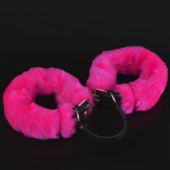 Черные кожаные оковы со съемной ярко-розовой опушкой - 0