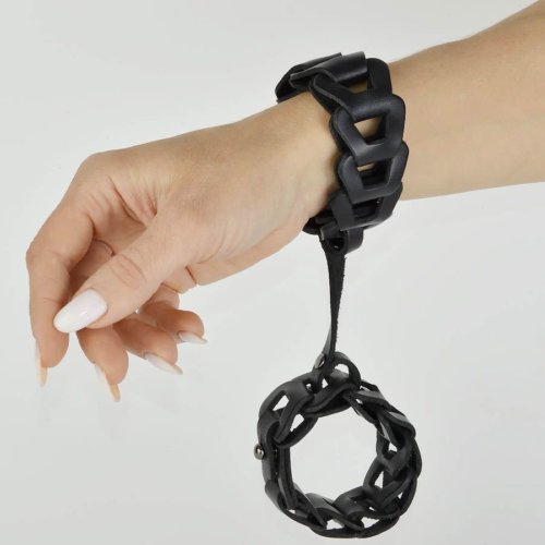 Черные кожаные наручники Клеопатра - 0