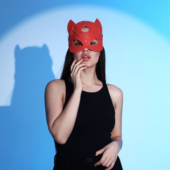 Оригинальная красная маска «Кошка» с ушками - 0