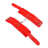 Красные наручники с меховой подкладкой и ремешками - 2