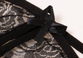 Черный эротический набор кружевного белья с бантиками - 9