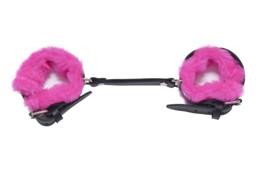 Черные базовые наручники из кожи с розовой опушкой - 1