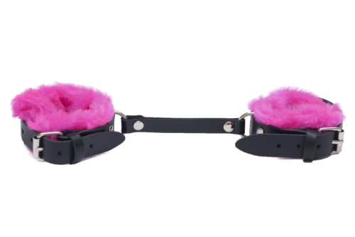Черные базовые наручники из кожи с розовой опушкой - 0