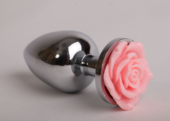 Серебристая анальная пробка со светло-розовой розочкой - 7,6 см. - 0