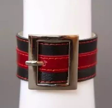 Чёрно-красный браслет с квадратной пряжкой - 0