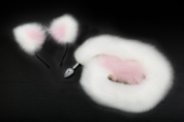 Серебристая анальная пробка с бело-розовым хвостиком и ободком-ушками - 0