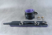 Кожаные подвёрнутые наручники с фиолетовой подкладкой - 1