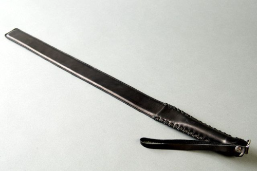 Мягкий кожаный спанкер с ручкой-петлёй - 57 см. - 0