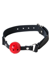 Красный кляп-шарик на черном регулируемом ремешке - 1