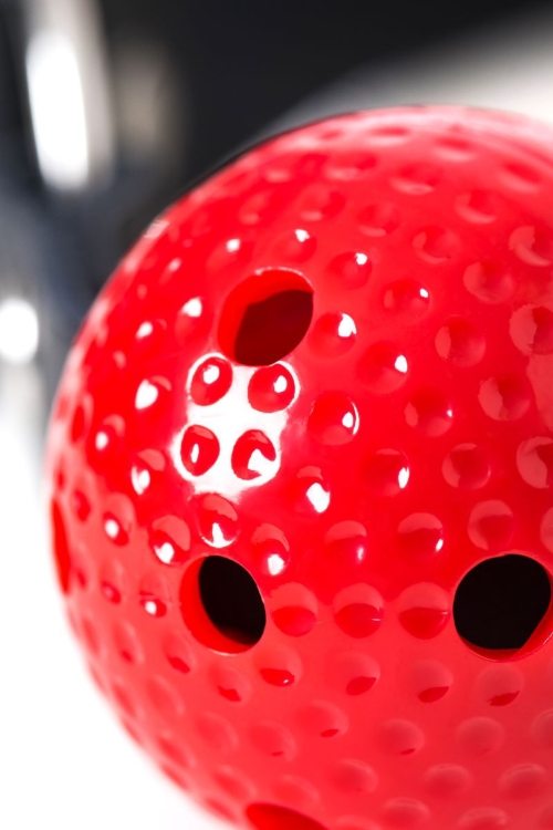 Красный кляп-шарик на черном регулируемом ремешке - 6
