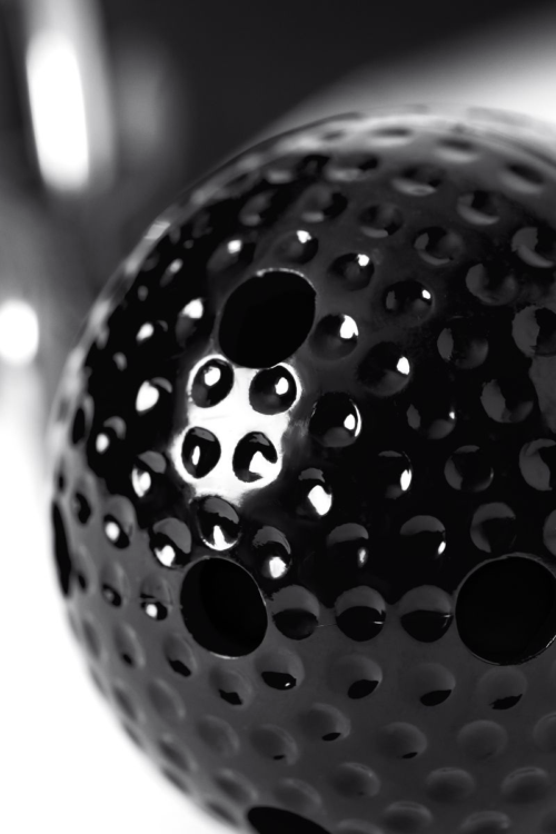 Черный кляп-шарик с отверстиями на регулируемом ремешке - 6