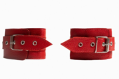 Красные наручники с фиксацией на двух карабинах - 3